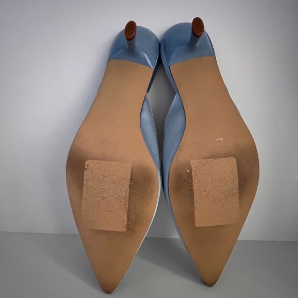 Great summer shoe with Kitty heal. Light blue satin like fabric. - Picture 5 of 6